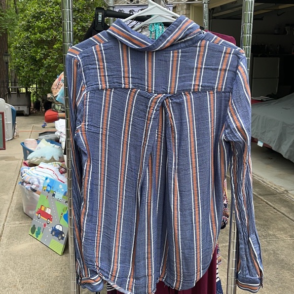 button down - Picture 2 of 2